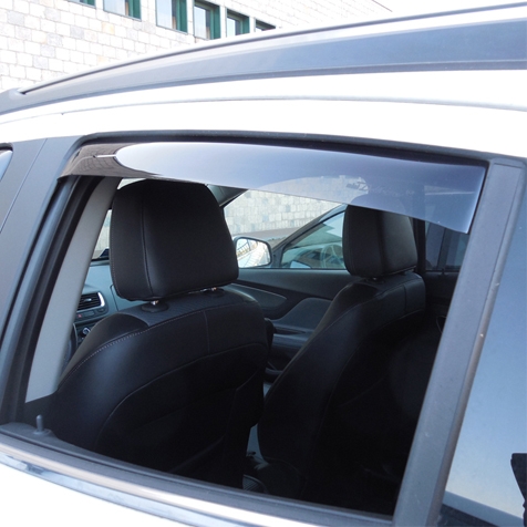 Wind deflectors for rear doors fixing by double-sided tape