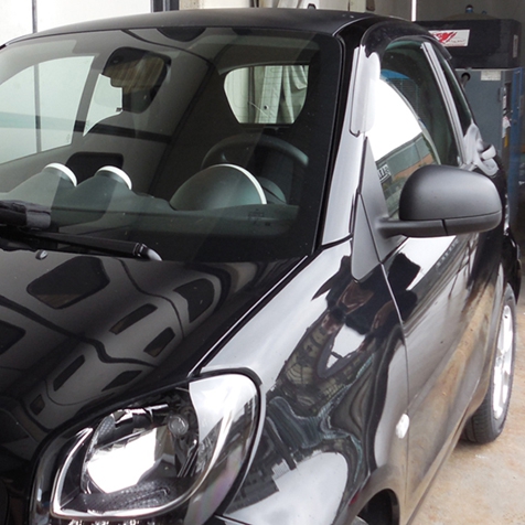 Wind deflectors for front doors fixing by double-sided tape